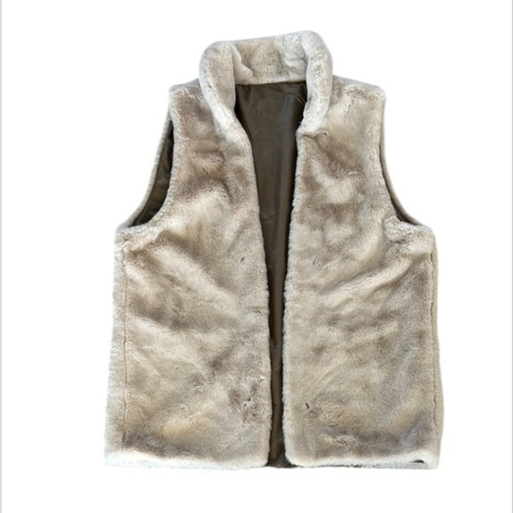 Abercrombie & Fitch fuzzy vest size small